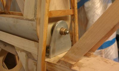 bracket_closeup_s