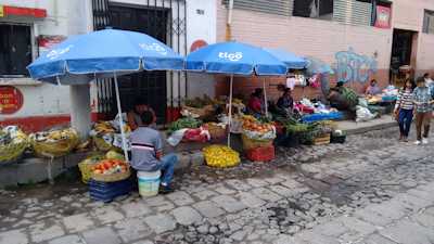 mercado-outside-vendors-small